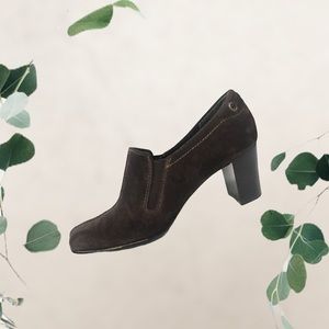 BOGO Liz Claiborne pumps stacked heels brown suede